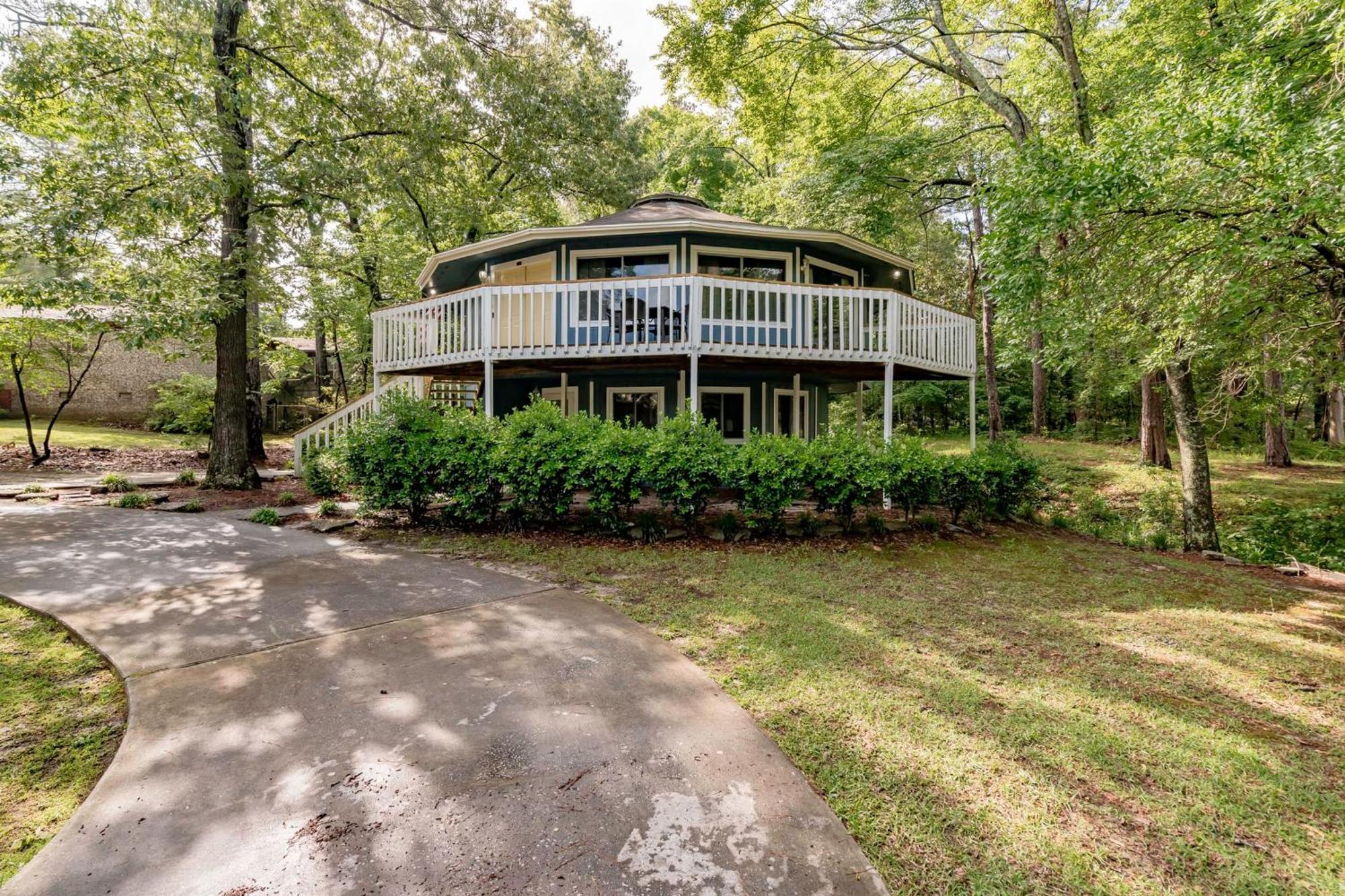 Villa Opulent Octagonal Oasis With Spiral Stairs-Minutes To Base Columbia Exterior foto