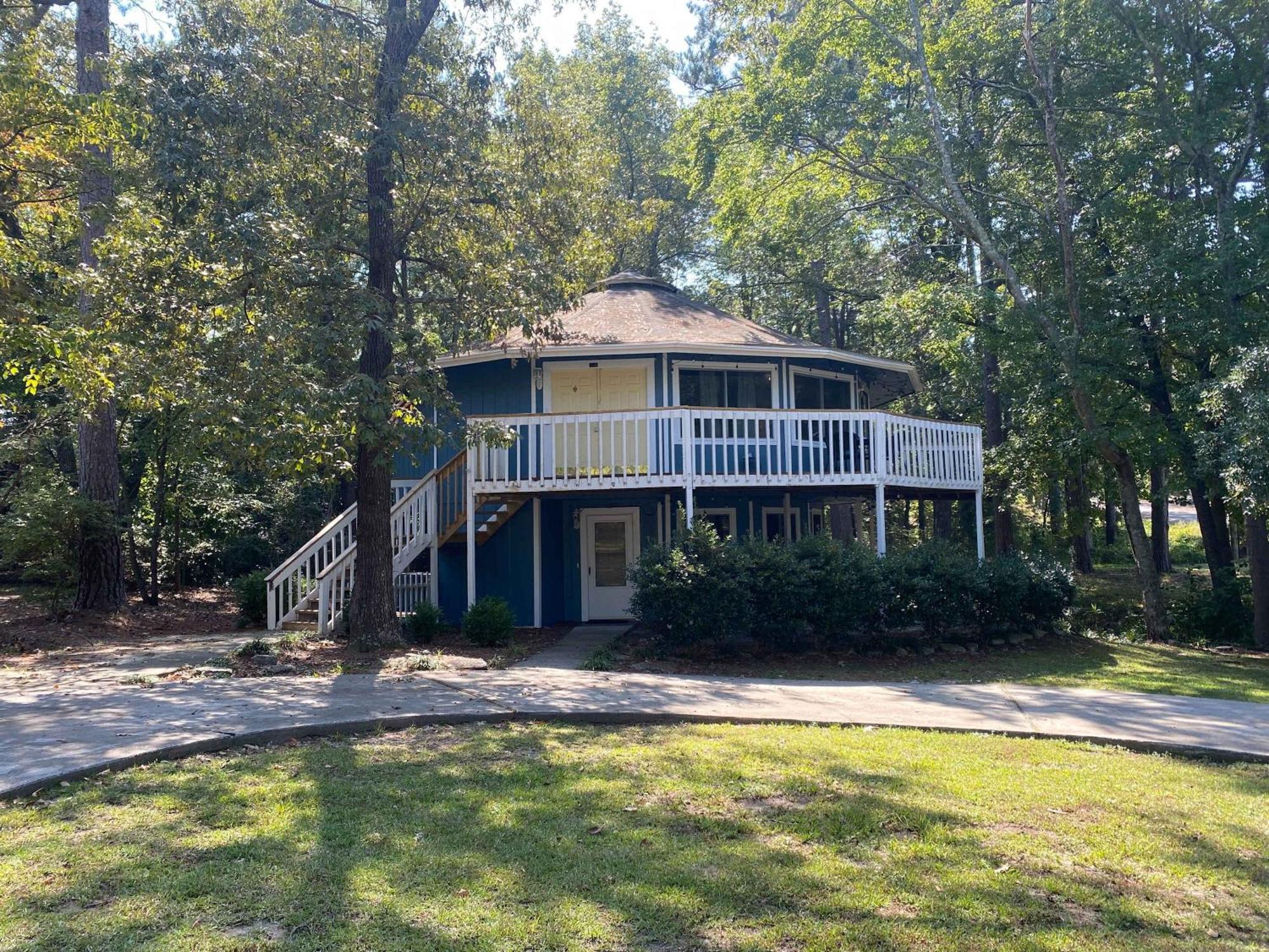Villa Opulent Octagonal Oasis With Spiral Stairs-Minutes To Base Columbia Exterior foto